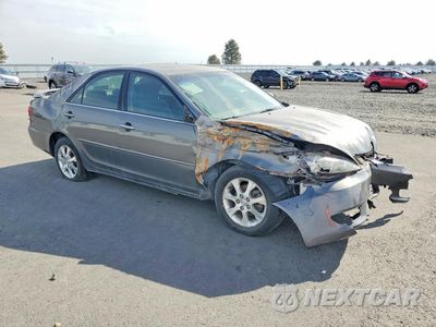 Czwarte zdjęcie samochodu z boku: 2005 TOYOTA CAMRY XLE VIN:4T1BE32K55U583719 - miniatura