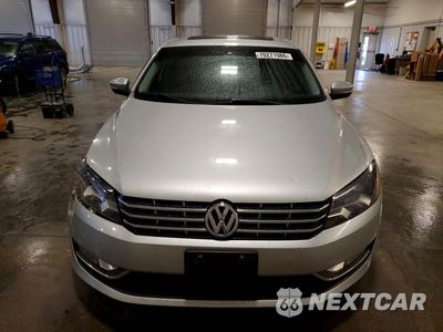 Piąte zdjęcie samochodu w środku: 2014 VOLKSWAGEN PASSAT SEL VIN:1VWCN7A3XEC107964 - miniatura