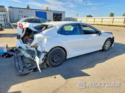 Trzecie zdjęcie samochodu z tyłu: 2020 TOYOTA CAMRY LE VIN:4T1C31AK5LU017248 - miniatura