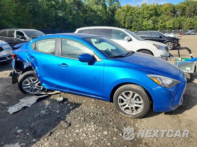 Czwarte zdjęcie samochodu z boku: 2017 TOYOTA YARIS IA BASE VIN:3MYDLBYV2HY187989 - miniatura