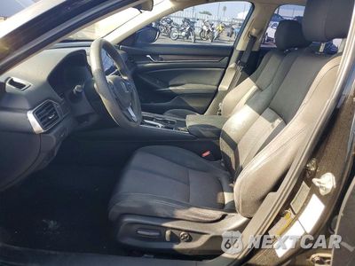 Zdjęcie 7 z 12 samochodu: 2018 HONDA ACCORD EX VIN:1HGCV1F40JA117766 - miniatura