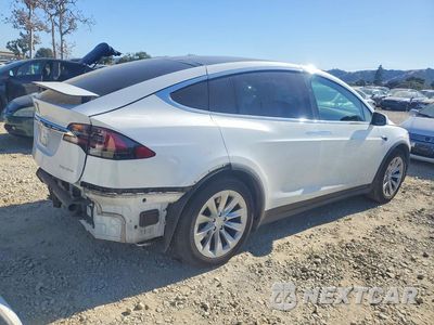 Trzecie zdjęcie samochodu z tyłu: 2021 TESLA MODEL X VIN:5YJXCBE25MF311474 - miniatura