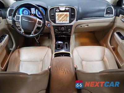 Zdjęcie 8 z 12 samochodu: 2013 CHRYSLER 300 VIN:2C3CCAAG7DH507859 - miniatura