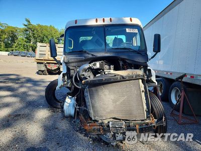Piąte zdjęcie samochodu w środku: 2018 FREIGHTLINER CASCADIA 113 SEMI TRUCK VIN:1FUBGADV4JLJK8170 - miniatura