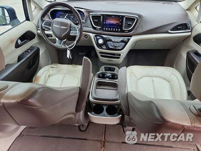 Zdjęcie 8 z 13 samochodu: 2017 CHRYSLER PACIFICA TOURING L VIN:2C4RC1BG9HR519239 - miniatura