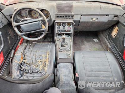 Zdjęcie 8 z 12 samochodu: 1983 PORSCHE 944 VIN:WP0AA0943DN455649 - miniatura
