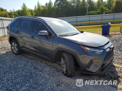 Czwarte zdjęcie samochodu z boku: 2025 TOYOTA RAV4 HYBRID XLE VIN:JTMRWRFVXSJ089585 - miniatura