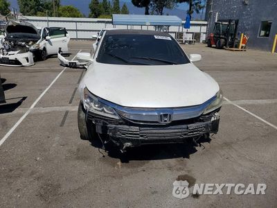 Piąte zdjęcie samochodu w środku: 2017 HONDA ACCORD HYBRID VIN:JHMCR6F38HC004507 - miniatura