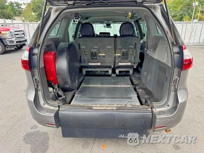 Zdjęcie 10 z 12 samochodu: 2018 TOYOTA SIENNA L VIN:5TDZZ3DC8JS908598 - miniatura
