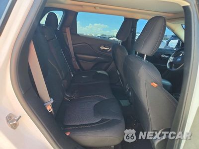 Zdjęcie 11 z 13 samochodu: 2016 JEEP CHEROKEE LATITUDE VIN:1C4PJLCS8GW258882 - miniatura