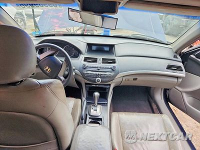 Zdjęcie 8 z 12 samochodu: 2008 HONDA ACCORD EX VIN:1HGCP36738A026713 - miniatura