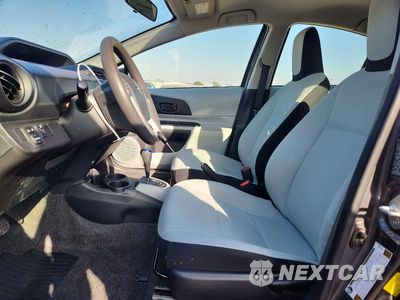 Zdjęcie 7 z 12 samochodu: 2013 TOYOTA PRIUS C ONE VIN:JTDKDTB35D1548548 - miniatura