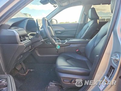 Zdjęcie 7 z 12 samochodu: 2024 TOYOTA GRAND HIGHLANDER XLE VIN:5TDAAAA57RS004137 - miniatura