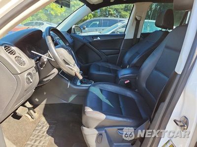 Zdjęcie 7 z 13 samochodu: 2011 VOLKSWAGEN TIGUAN S VIN:WVGAV7AX0BW541197 - miniatura