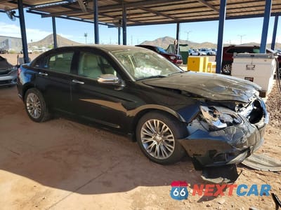 Czwarte zdjęcie samochodu z boku: 2013 CHRYSLER 200 LIMITED VIN:1C3CCBCG7DN513798 - miniatura