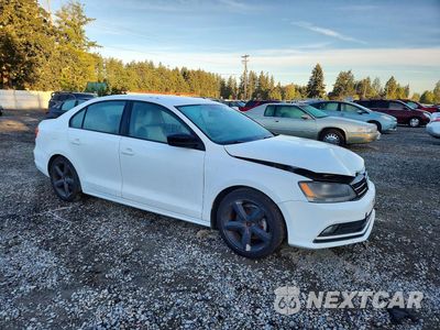Czwarte zdjęcie samochodu z boku: 2016 VOLKSWAGEN JETTA SPORT VIN:3VWD17AJ8GM417305 - miniatura