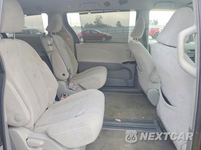 Zdjęcie 11 z 13 samochodu: 2013 TOYOTA SIENNA LE VIN:5TDKK3DC6DS360238 - miniatura