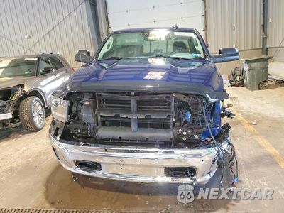 Piąte zdjęcie samochodu w środku: 2017 RAM 1500 SLT VIN:3C6RR7LT3HG511387 - miniatura