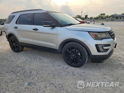 Czwarte zdjęcie samochodu z boku: 2017 FORD EXPLORER XLT VIN:1FM5K7D88HGE37042 - miniatura