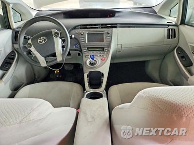 Zdjęcie 8 z 12 samochodu: 2012 TOYOTA PRIUS TWO VIN:JTDKN3DU2C5461989 - miniatura