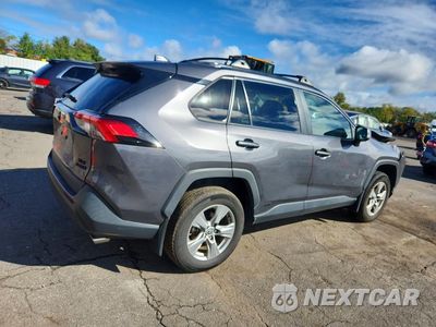Trzecie zdjęcie samochodu z tyłu: 2024 TOYOTA RAV4 HYBRID XLE VIN:2T3RWRFV3RW204460 - miniatura
