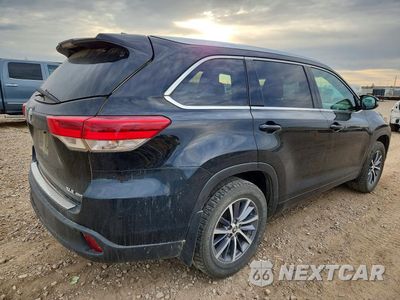 Trzecie zdjęcie samochodu z tyłu: 2018 TOYOTA HIGHLANDER XLE VIN:5TDJZRFH6JS848474 - miniatura