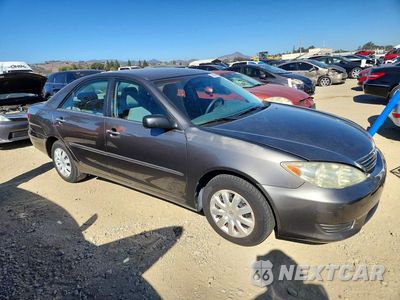 Czwarte zdjęcie samochodu z boku: 2006 TOYOTA CAMRY STANDARD VIN:4T1BE32K36U675560 - miniatura