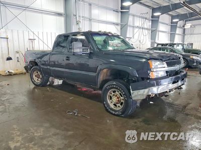 Czwarte zdjęcie samochodu z boku: 2003 CHEVROLET SILVERADO K2500 HEAVY DUTY VIN:1GCHK29U23E181110 - miniatura