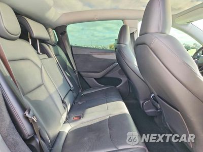 Zdjęcie 10 z 12 samochodu: 2026 TESLA MODEL Y VIN:7SAYGDED7TF389780 - miniatura
