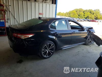 Trzecie zdjęcie samochodu z tyłu: 2020 TOYOTA CAMRY SE VIN:4T1G11AK6LU859992 - miniatura