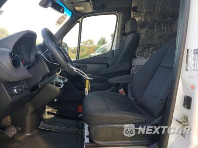 Zdjęcie 7 z 13 samochodu: 2021 MERCEDES-BENZ SPRINTER 2500 DELIVERY VAN VIN:W1W40CHYXMT053195 - miniatura