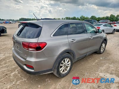 Trzecie zdjęcie samochodu z tyłu: 2019 KIA SORENTO L VIN:5XYPG4A3XKG471208 - miniatura