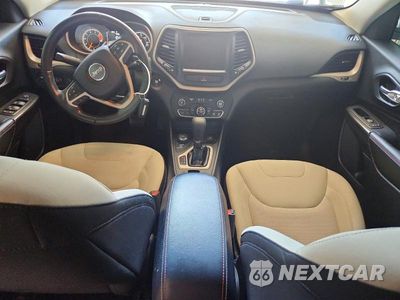 Zdjęcie 8 z 12 samochodu: 2017 JEEP CHEROKEE LATITUDE VIN:1C4PJMCS4HW509212 - miniatura