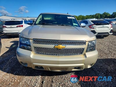 Piąte zdjęcie samochodu w środku: 2013 CHEVROLET SUBURBAN LT VIN:1GNSKJE70DR199297 - miniatura