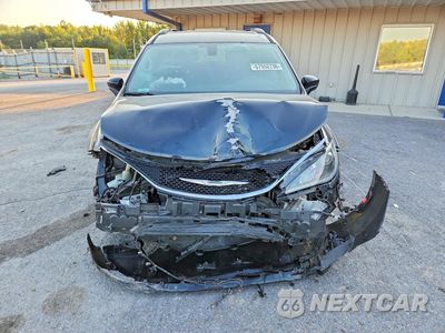 Piąte zdjęcie samochodu w środku: 2017 CHRYSLER PACIFICA TOURING L VIN:2C4RC1BG0HR704652 - miniatura