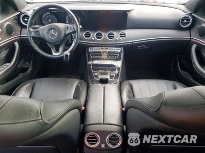 Zdjęcie 8 z 12 samochodu: 2017 MERCEDES-BENZ E 300 4MATIC VIN:WDDZF4KB0HA102986 - miniatura
