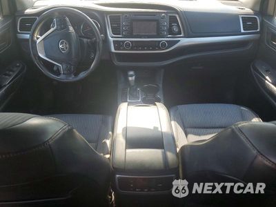 Zdjęcie 8 z 13 samochodu: 2015 TOYOTA HIGHLANDER LE PLUS VIN:5TDBKRFH9FS075953 - miniatura