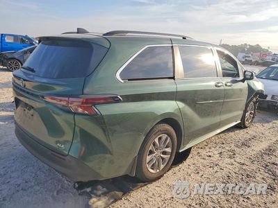 Trzecie zdjęcie samochodu z tyłu: 2026 TOYOTA SIENNA XLE 8-PASSENGER VIN:5TDYRKEC6TS303387 - miniatura