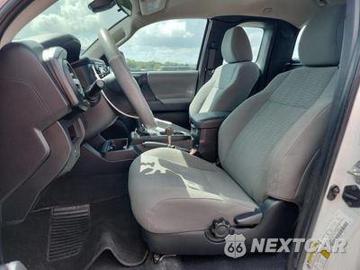 Zdjęcie 7 z 12 samochodu: 2018 TOYOTA TACOMA SR VIN:5TFRX5GN4JX103853 - miniatura