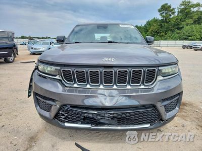 Piąte zdjęcie samochodu w środku: 2025 JEEP GRAND CHEROKEE LAREDO VIN:1C4RJGAG4SC315796 - miniatura