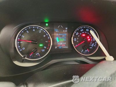 Zdjęcie 9 z 13 samochodu: 2019 TOYOTA RAV4 XLE PREMIUM VIN:JTMA1RFV3KD512632 - miniatura