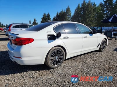 Trzecie zdjęcie samochodu z tyłu: 2018 BMW 530XE VIN:WBAJB1C58JB084616 - miniatura
