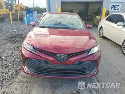 Piąte zdjęcie samochodu w środku: 2019 TOYOTA CAMRY LE VIN:4T1B11HK4KU684396 - miniatura