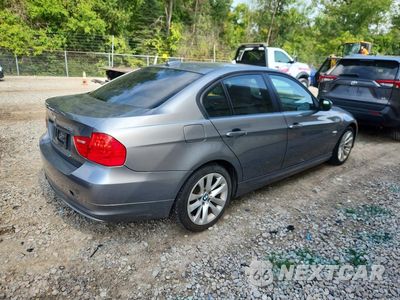 Trzecie zdjęcie samochodu z tyłu: 2011 BMW 328 XI SULEV VIN:WBAPK5G53BNN80533 - miniatura