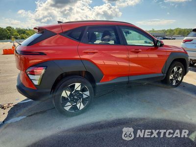 Trzecie zdjęcie samochodu z tyłu: 2024 HYUNDAI KONA SEL VIN:KM8HBCAB6RU093929 - miniatura