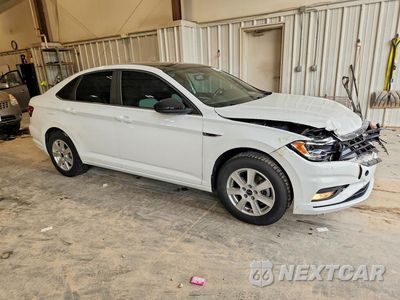 Czwarte zdjęcie samochodu z boku: 2019 VOLKSWAGEN JETTA S VIN:3VWC57BU9KM273409 - miniatura