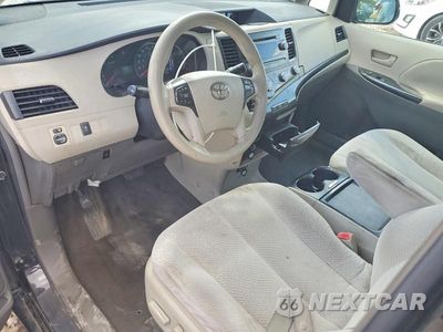 Zdjęcie 8 z 13 samochodu: 2011 TOYOTA SIENNA LE VIN:5TDKK3DC5BS047047 - miniatura