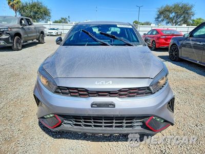 Piąte zdjęcie samochodu w środku: 2023 KIA FORTE GT LINE VIN:3KPF54AD0PE538459 - miniatura