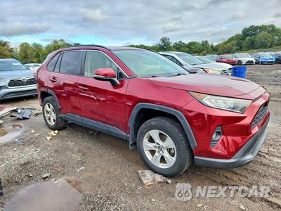 Czwarte zdjęcie samochodu z boku: 2019 TOYOTA RAV4 XLE VIN:JTMP1RFV2KD506329 - miniatura