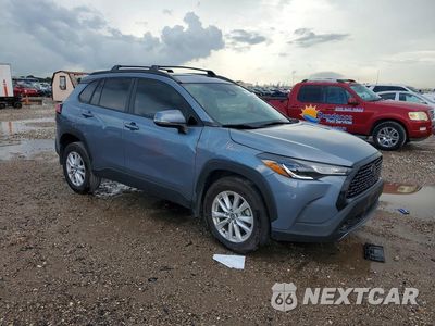 Czwarte zdjęcie samochodu z boku: 2024 TOYOTA COROLLA CROSS LE VIN:7MUCAAAG5RV106987 - miniatura